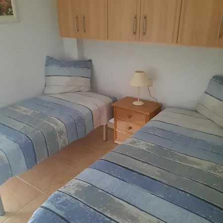 Appartement Comfortabel Hoekappartement Vlakbij Het