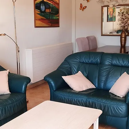 Appartement Comfortabel Hoekappartement Vlakbij Het El Albir